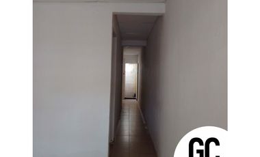 Se vende y se arrienda Casa con 2 aptos - villas de soledad  - soledad