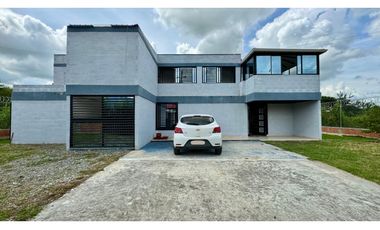 Casa campestre amoblada en venta en condominio Santa Elena El Cerrito