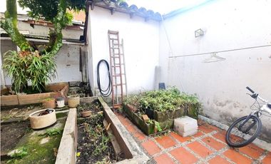 VENTA CASA LOTE 1 CUADRA DE ESTACION FLORESTA