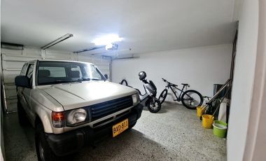 VENTA CASA LOTE 1 CUADRA DE ESTACION FLORESTA