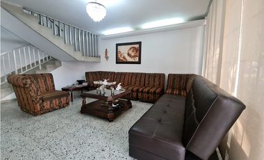 VENTA CASA LOTE 1 CUADRA DE ESTACION FLORESTA