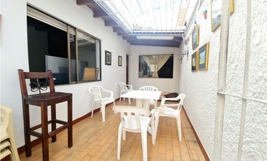 VENTA CASA LOTE 1 CUADRA DE ESTACION FLORESTA