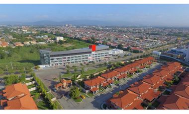 Se alquilan locales en versalles