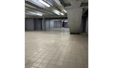 SE ALQUILA BODEGA EN CALIDONIA DE 930 MTS2 $3720!!!!