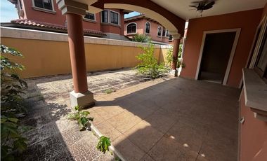 COSTA SUR / PH EL DORAL / 423M / 2 NIVELES / 4 HABITACION / TERRAZA