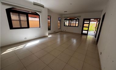 COSTA SUR / PH EL DORAL / 423M / 2 NIVELES / 4 HABITACION / TERRAZA