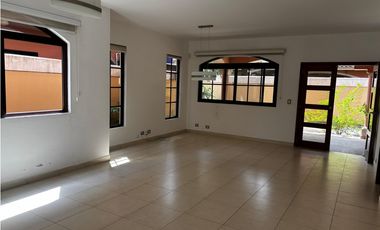 COSTA SUR / PH EL DORAL / 423M / 2 NIVELES / 4 HABITACION / TERRAZA