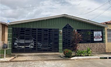SE VENDE HERMOSA CASA EN PRADERAS DEL CAMPO CHORRERA