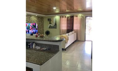 SE VENDE HERMOSA CASA EN PRADERAS DEL CAMPO CHORRERA