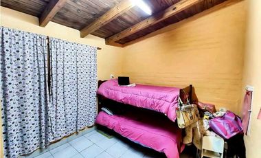 VENTA DE HERMOSA CASA BARRIO TITARELLI- LOS CAMPAMENTOS,  RIVADAVIA