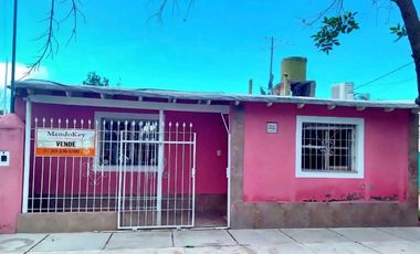VENTA DE HERMOSA CASA BARRIO TITARELLI- LOS CAMPAMENTOS,  RIVADAVIA