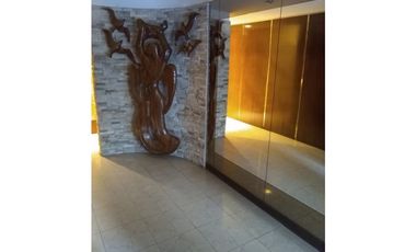 DEPARTAMENTO DE 2 AMBIENTES CON DEP, COCHERA Y BALCON A LA CALLE