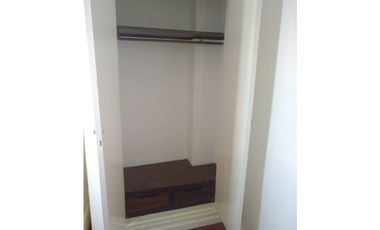 DEPARTAMENTO DE 2 AMBIENTES CON DEP, COCHERA Y BALCON A LA CALLE
