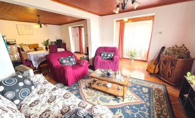 SE VENDE SITIO CON 2 CASAS EN TALCAHUANO, AMPLIO TERRENO.