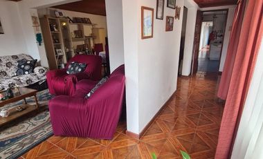 SE VENDE SITIO CON 2 CASAS EN TALCAHUANO, AMPLIO TERRENO.