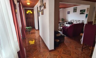SE VENDE SITIO CON 2 CASAS EN TALCAHUANO, AMPLIO TERRENO.