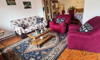 SE VENDE SITIO CON 2 CASAS EN TALCAHUANO, AMPLIO TERRENO.