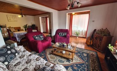 SE VENDE SITIO CON 2 CASAS EN TALCAHUANO, AMPLIO TERRENO.
