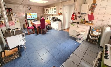 SE VENDE SITIO CON 2 CASAS EN TALCAHUANO, AMPLIO TERRENO.