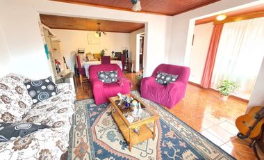 SE VENDE SITIO CON 2 CASAS EN TALCAHUANO, AMPLIO TERRENO.