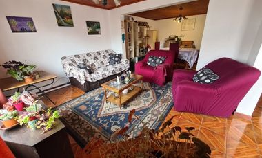 SE VENDE SITIO CON 2 CASAS EN TALCAHUANO, AMPLIO TERRENO.