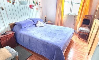 SE VENDE SITIO CON 2 CASAS EN TALCAHUANO, AMPLIO TERRENO.