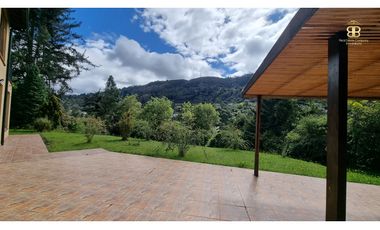 SE VENDE CASA EN LA CALERA