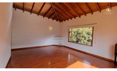 SE VENDE CASA EN LA CALERA