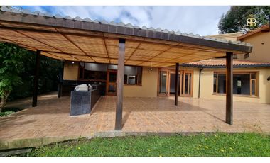 SE VENDE CASA EN LA CALERA