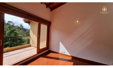 SE VENDE CASA EN LA CALERA