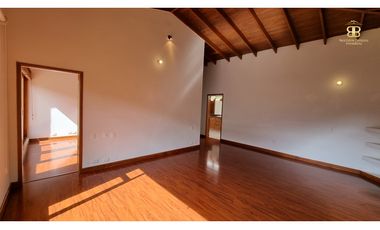 SE VENDE CASA EN LA CALERA