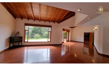 SE VENDE CASA EN LA CALERA