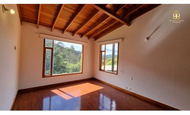 SE VENDE CASA EN LA CALERA