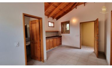 SE VENDE CASA EN LA CALERA