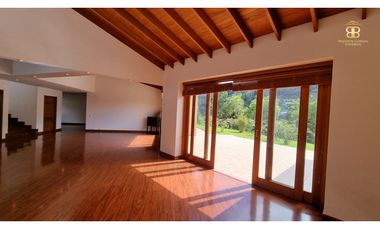 SE VENDE CASA EN LA CALERA