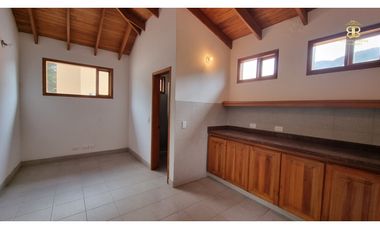 SE VENDE CASA EN LA CALERA