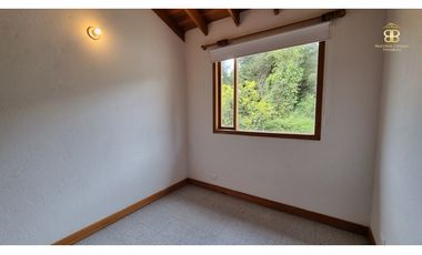 SE VENDE CASA EN LA CALERA