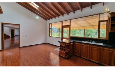SE VENDE CASA EN LA CALERA