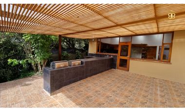SE VENDE CASA EN LA CALERA