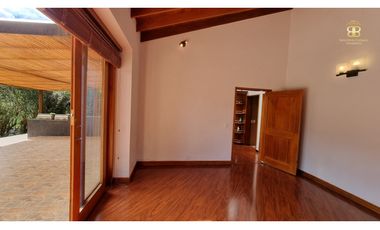SE VENDE CASA EN LA CALERA