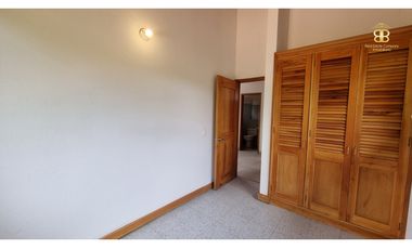 SE VENDE CASA EN LA CALERA