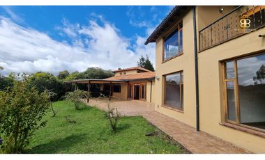 SE VENDE CASA EN LA CALERA
