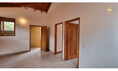 SE VENDE CASA EN LA CALERA