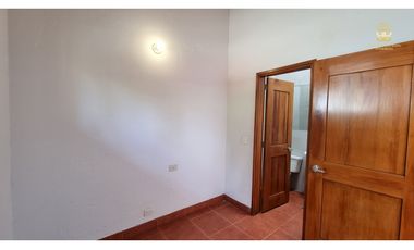 SE VENDE CASA EN LA CALERA
