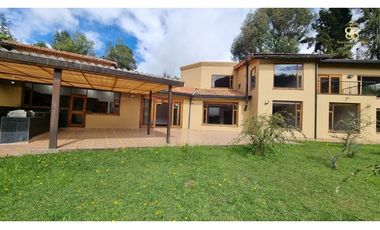 SE VENDE CASA EN LA CALERA