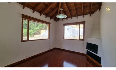 SE VENDE CASA EN LA CALERA
