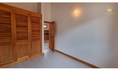 SE VENDE CASA EN LA CALERA