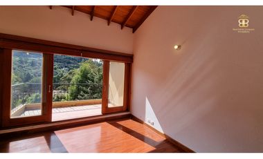 SE VENDE CASA EN LA CALERA