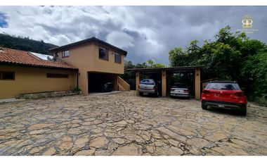 SE VENDE CASA EN LA CALERA