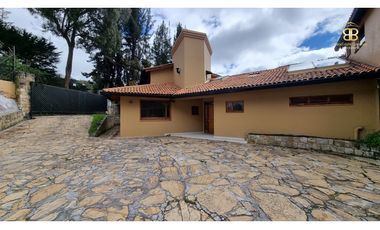 SE VENDE CASA EN LA CALERA